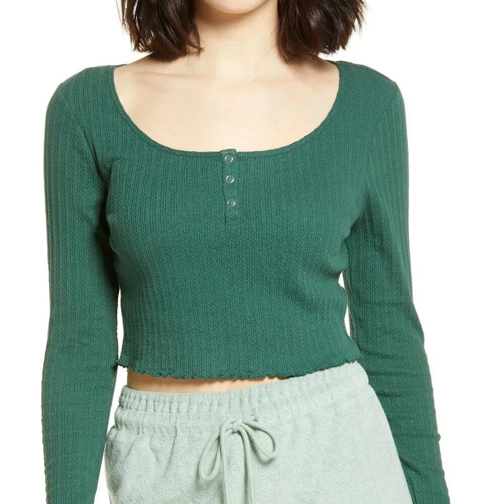 NWT BP Green trekking Lettuce Hem Long Sleeve Henley Crop Top Women's Size Small